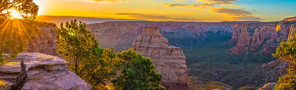 Fall sunrise hike in Colorado